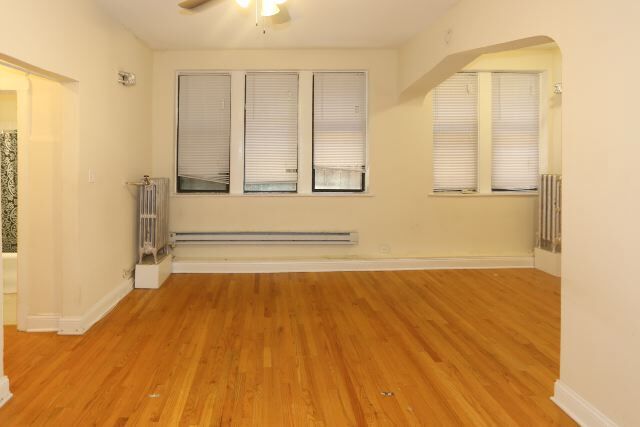 Building Photo - 4644 N Paulina St