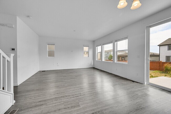 Building Photo - $3,125.00 - 4 Bedroom, 3.5 Bathroom, Singl...