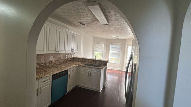 Building Photo - 805 Georgian Hills Dr