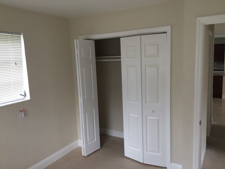 Building Photo - 681 SW 29th Ter