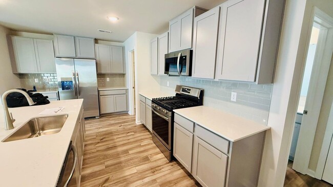 Building Photo - 13127 Hampton Bay Ln