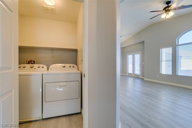 Building Photo - 6568 Strolling Plains Ln