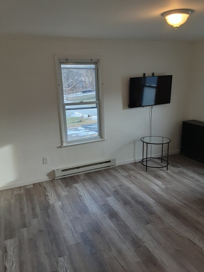 Building Photo - 13 Rock Ridge Ave