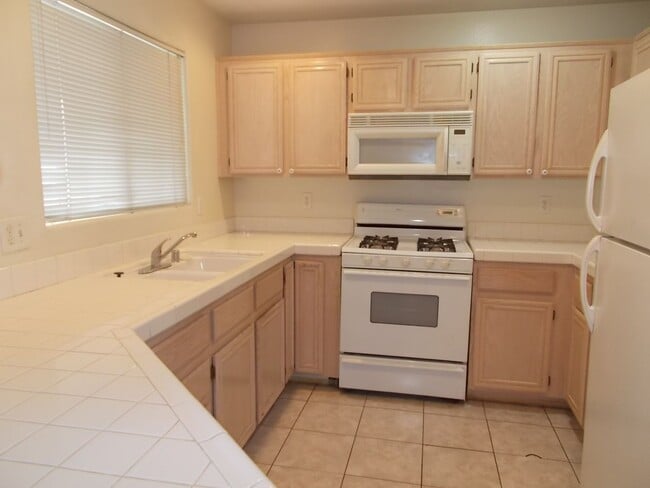 Building Photo - 1825 Cutlass Dr