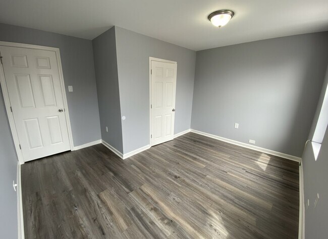 Building Photo - 1911 Fontain St