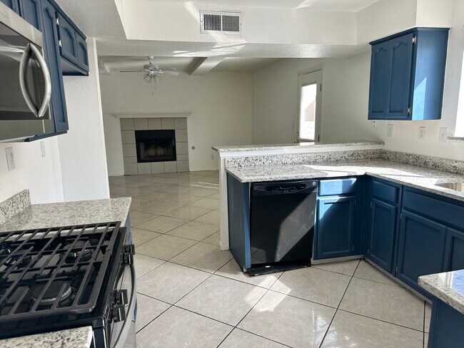 Building Photo - 6780 Dakota Ridge Dr
