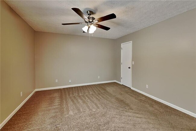 Building Photo - 3702 Pine Brook Dr