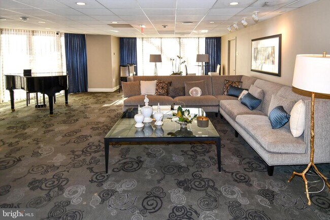 Building Photo - 4601 N Park Ave