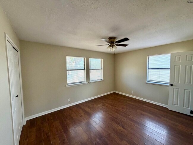 Building Photo - 4603 Western Hills Dr