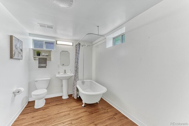 Building Photo - W 39th Ave Duplex