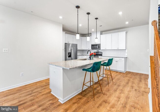 Building Photo - 4520 Reaney Ln