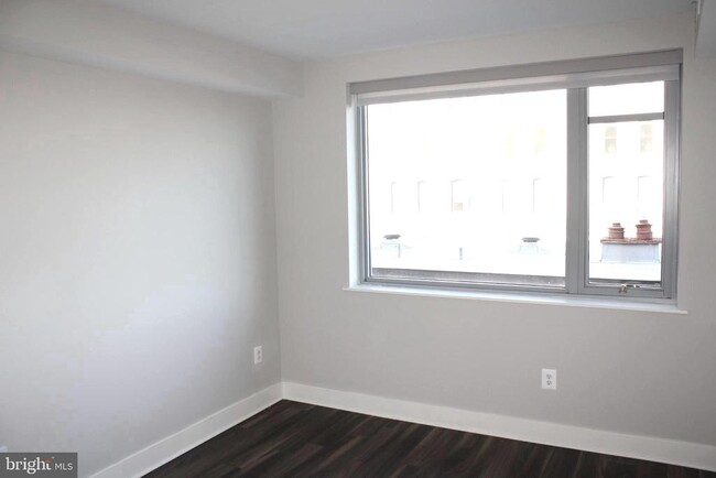Building Photo - 1311 13th St NW