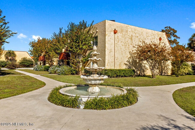 Building Photo - 6561 Mission Ct