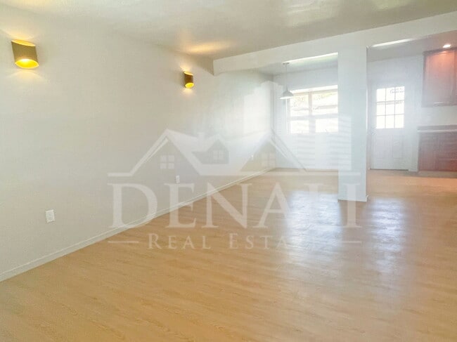 Building Photo - 2340 E Turney Ave