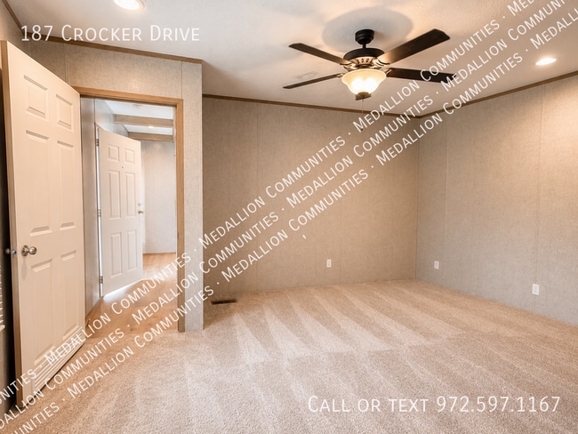 Building Photo - 187 Crocker Dr