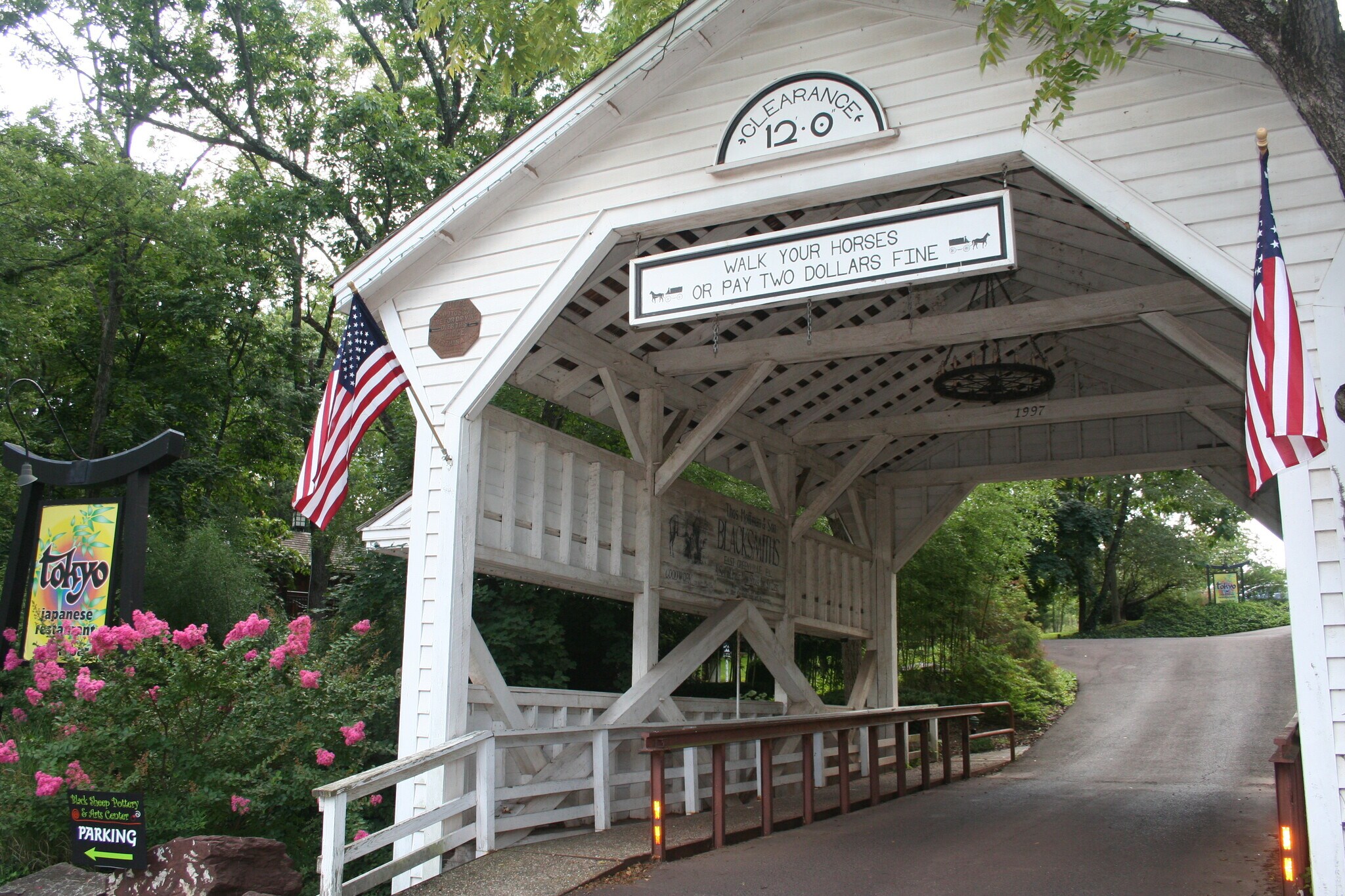 Building Photo - 35 Maple Ave