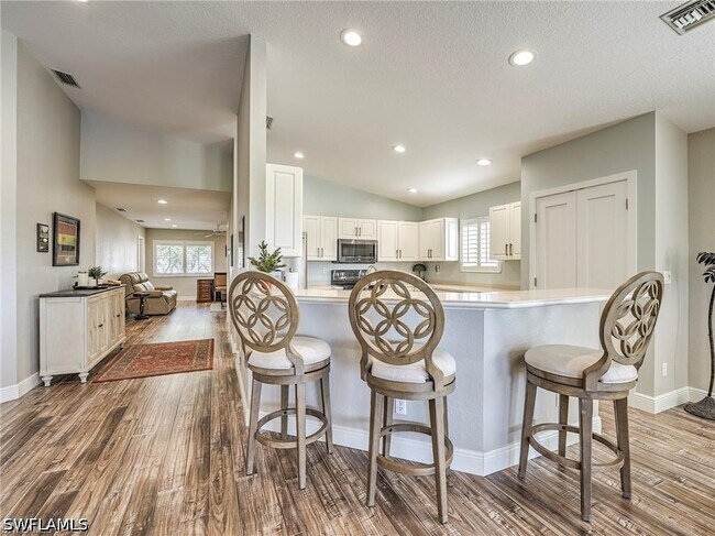 Building Photo - 8460 Southbridge Dr
