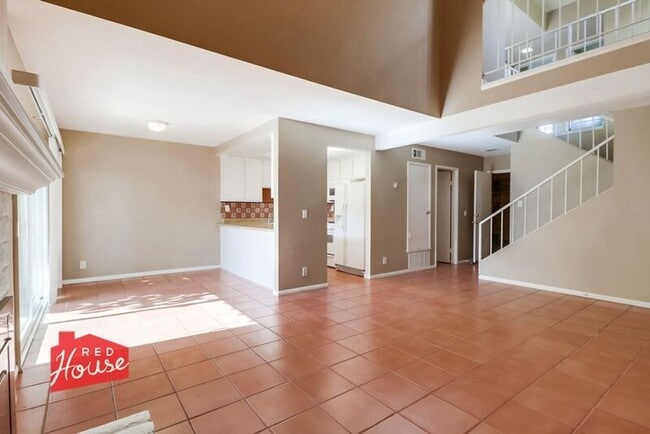 Primary Photo - 825 Mola Vista Way