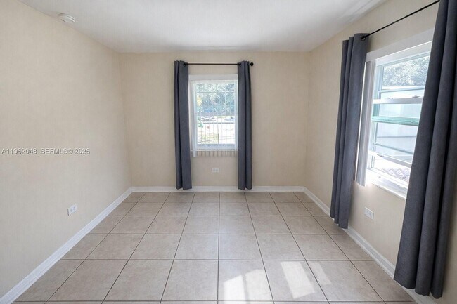 Building Photo - 4396 SW 25th Terrace