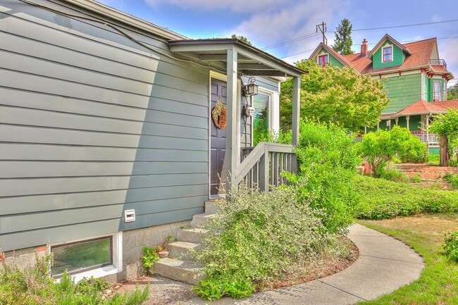 Building Photo - Beautiful 3 Bedroom home in desirable Ball...