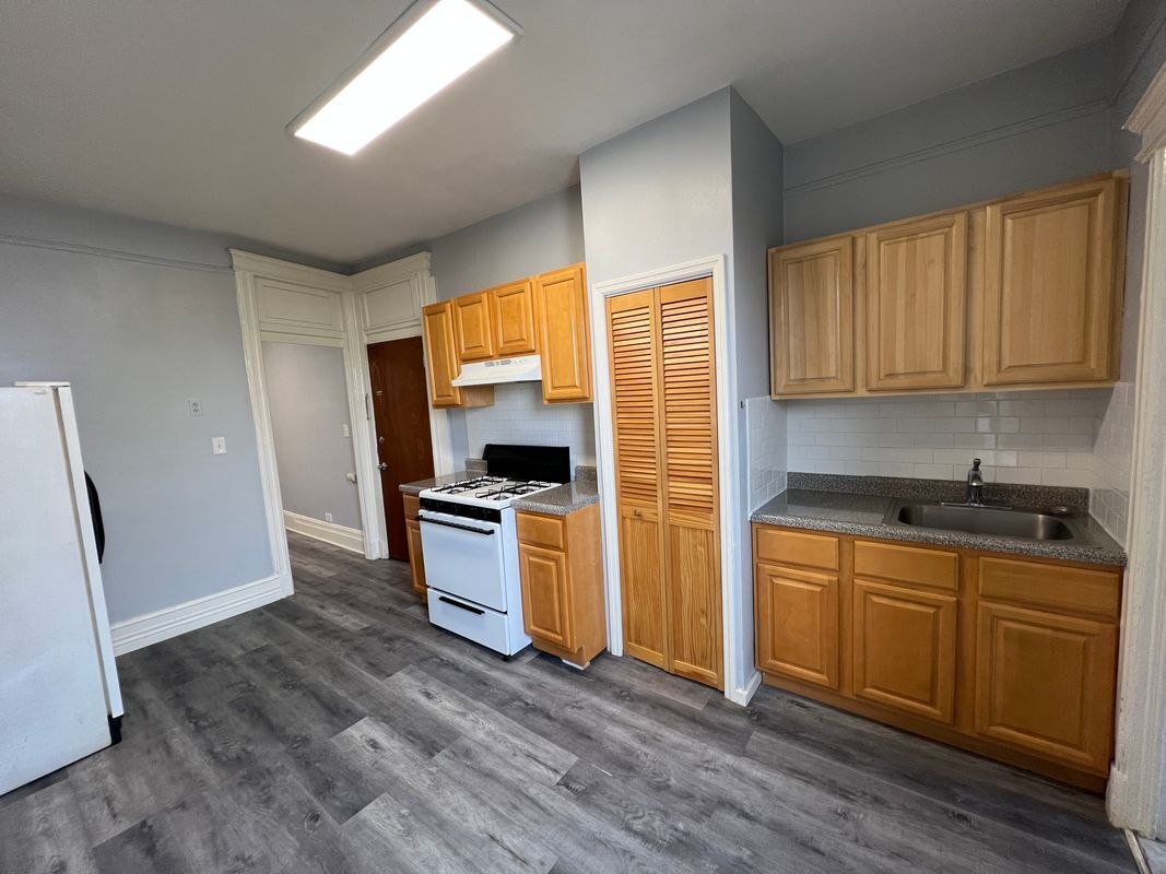 Building Photo - 432 New York Ave