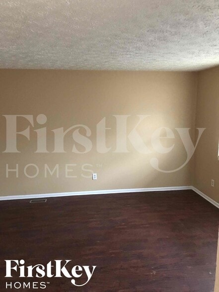 Building Photo - 10019 Catalina Dr