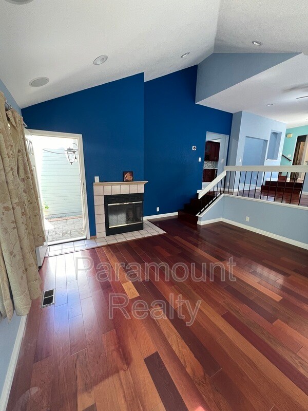 Building Photo - 600 Praderia Cir