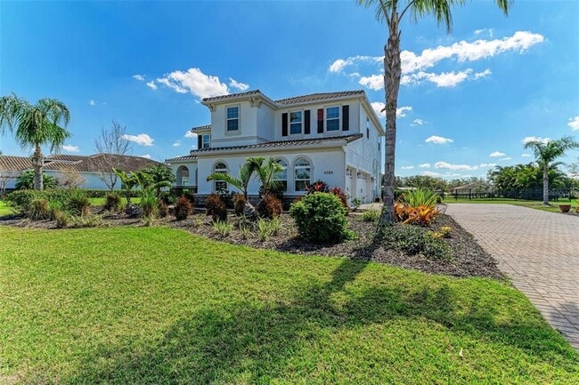 Building Photo - 4789 Vasca Dr