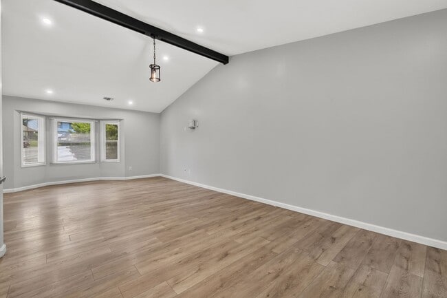 Building Photo - Renovated 3 bed/2 bath in Lithonia!