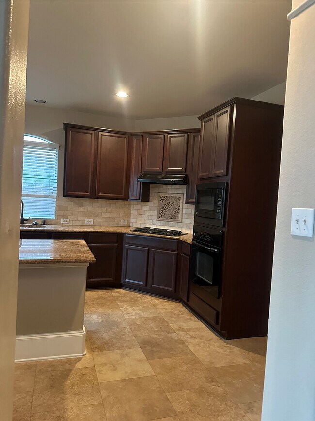 Building Photo - 13915 Sawmill Run Ln