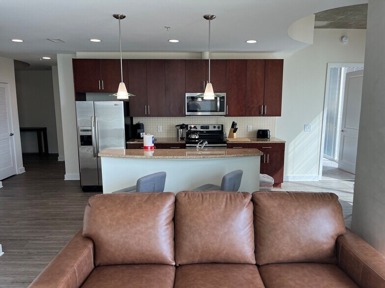 Building Photo - 440 S Church St