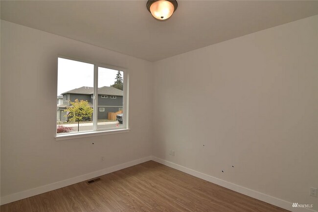 Building Photo - 390 Hammond St