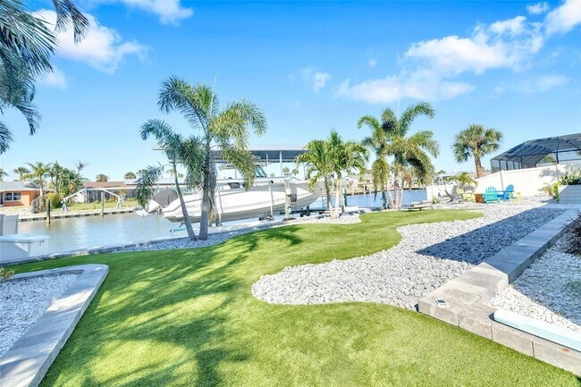 Building Photo - 1015 Spindle Palm Way