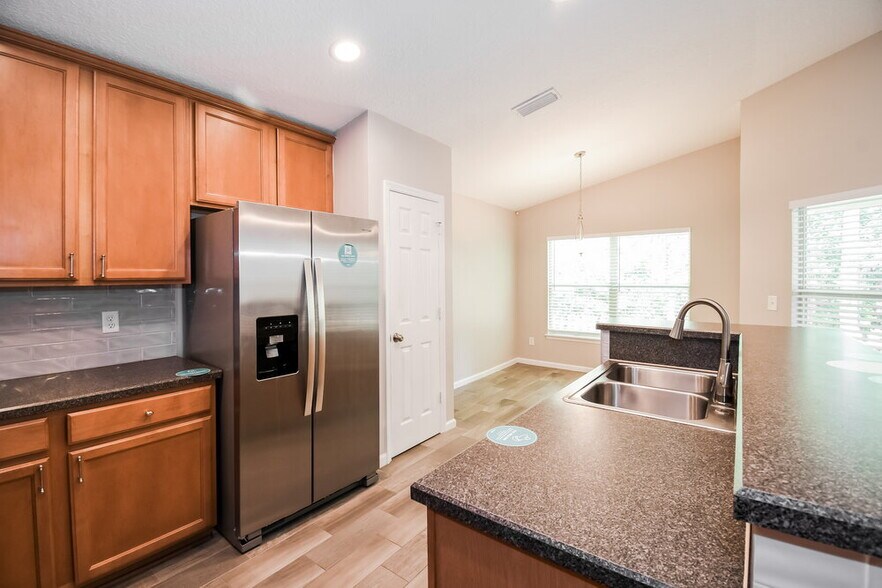 Building Photo - 1032 Beckingham Dr