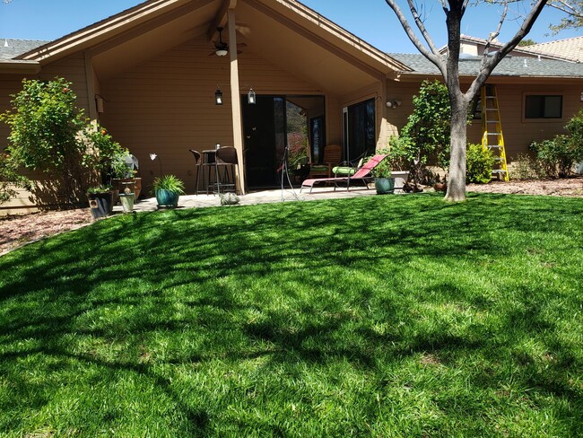 Building Photo - Gorgeous Views and a backyard oasis at this Fully Furnished Beauty!