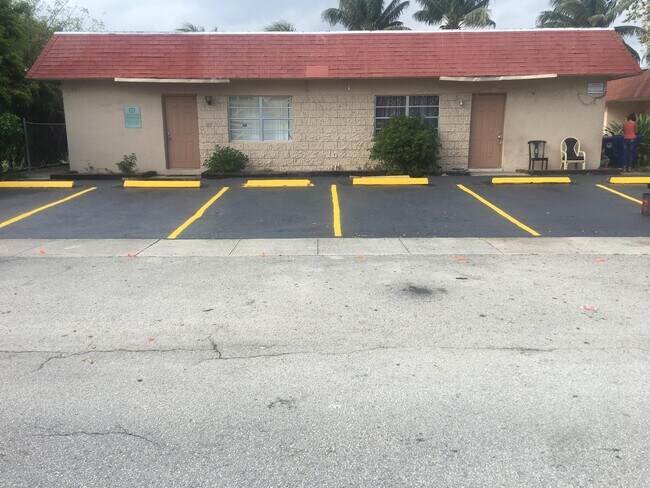 Building Photo - 7931 SW 10th St