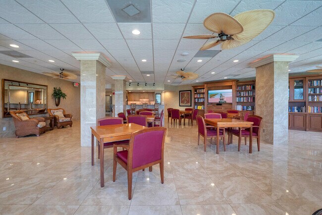 Building Photo - 9550 S Ocean Dr