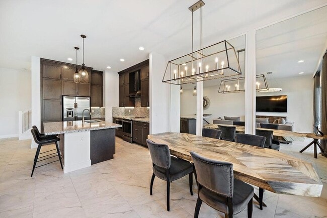 Building Photo - 4925 Pointe Midtown Way