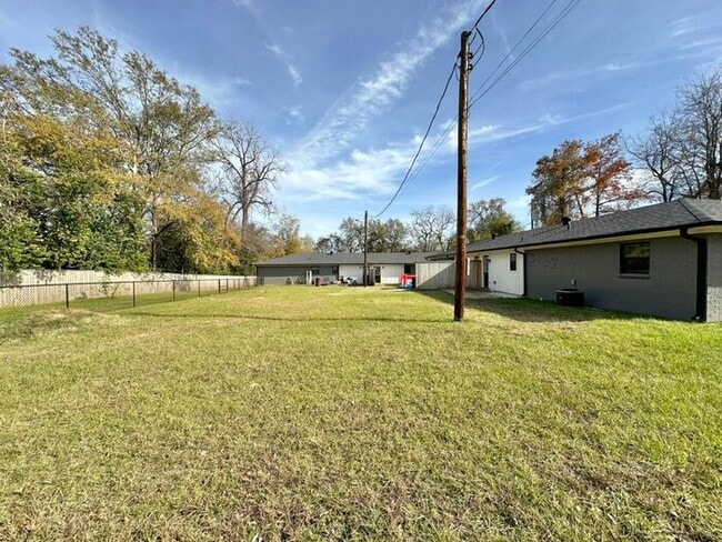 Building Photo - Coming Soon! 2 Bedroom 1 Bath in Gilmer!