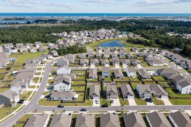 Building Photo - Home in Surf City
