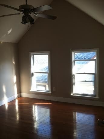 Building Photo - 378 Alexander St