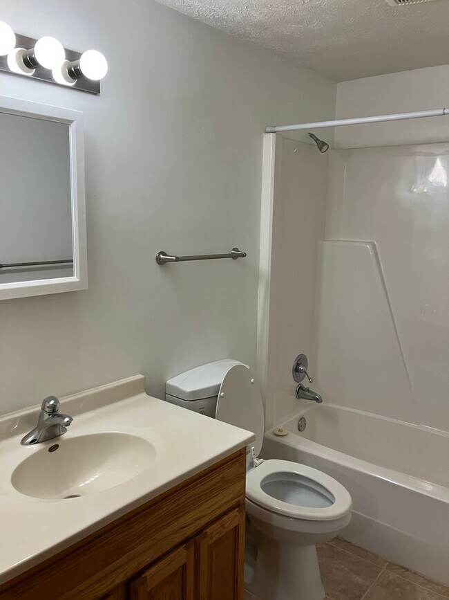 Building Photo - 2 Bedroom Unit available at New Bremen Flats!