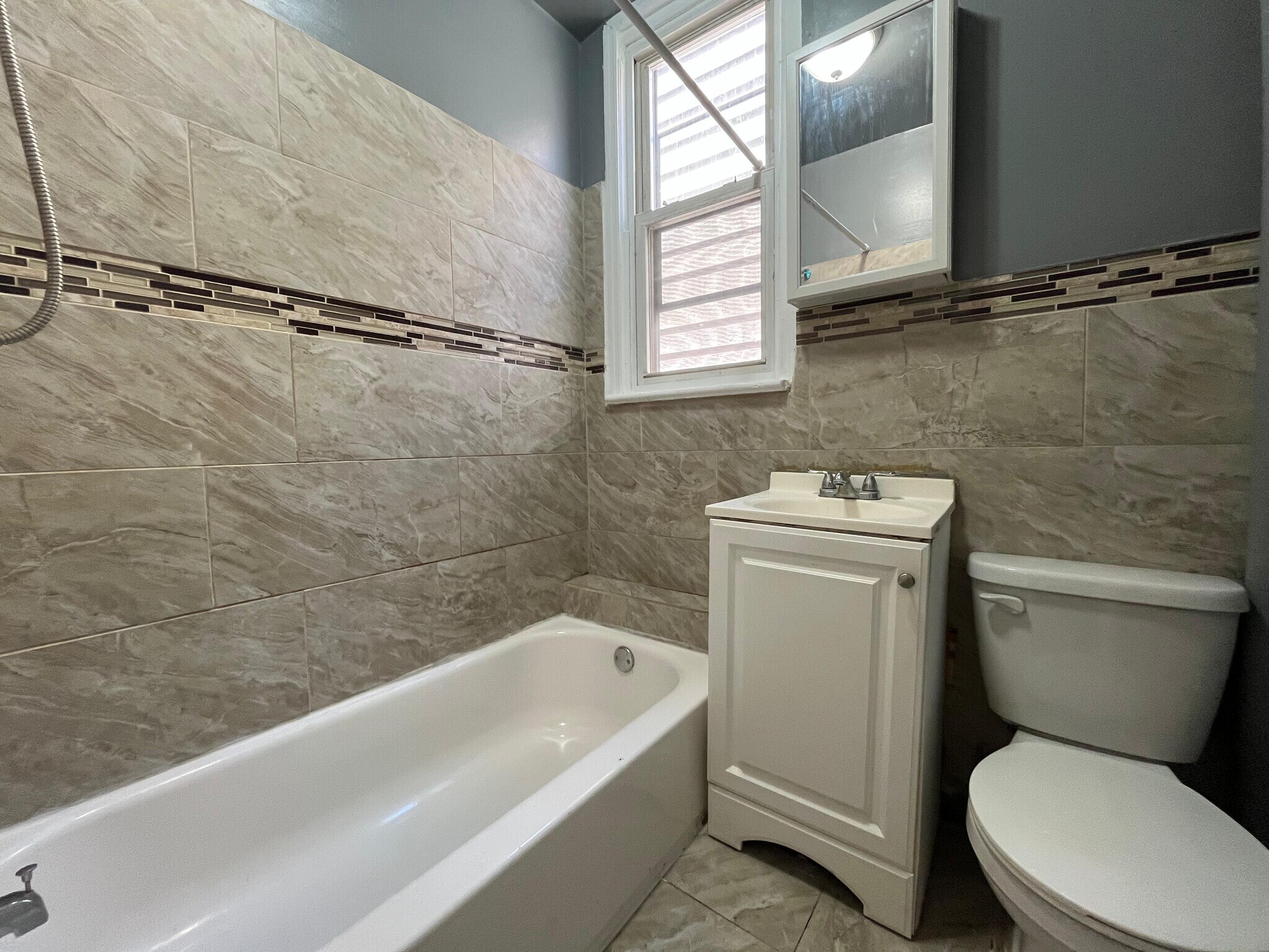 Building Photo - 43 Rutgers Ave