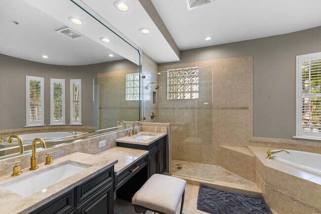 Building Photo - 2864 Tiburon Blvd E