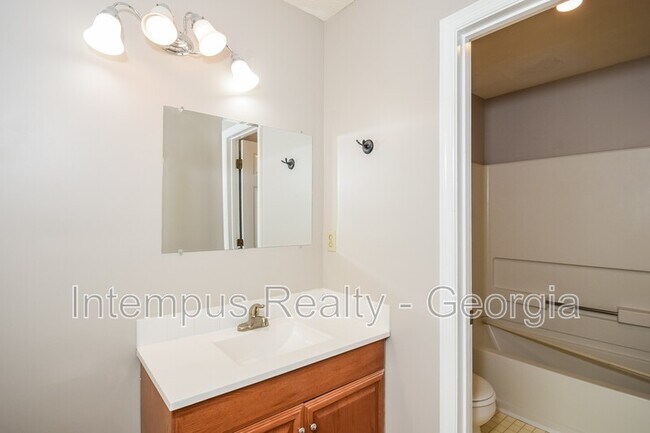 Building Photo - 3459 Lee Ct