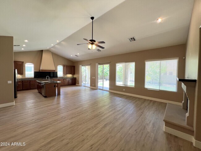 Building Photo - 4443 S Greythorne Way
