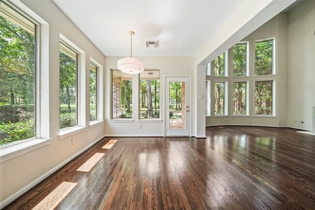 Building Photo - 38 N Castlegreen Cir