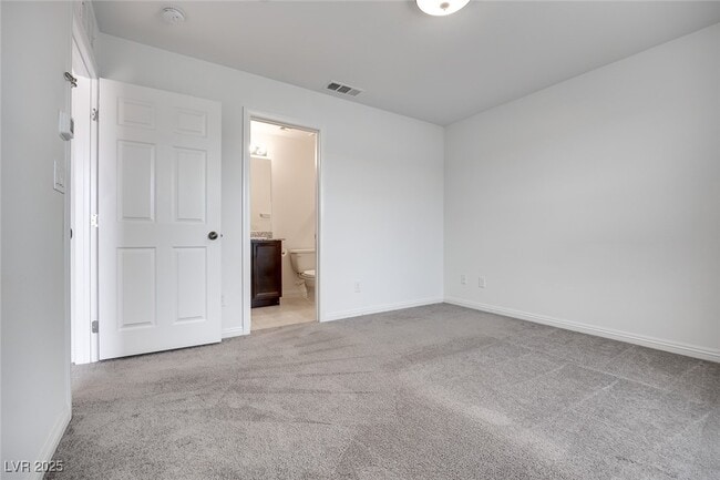 Building Photo - 5164 Steep Cliffs Ave