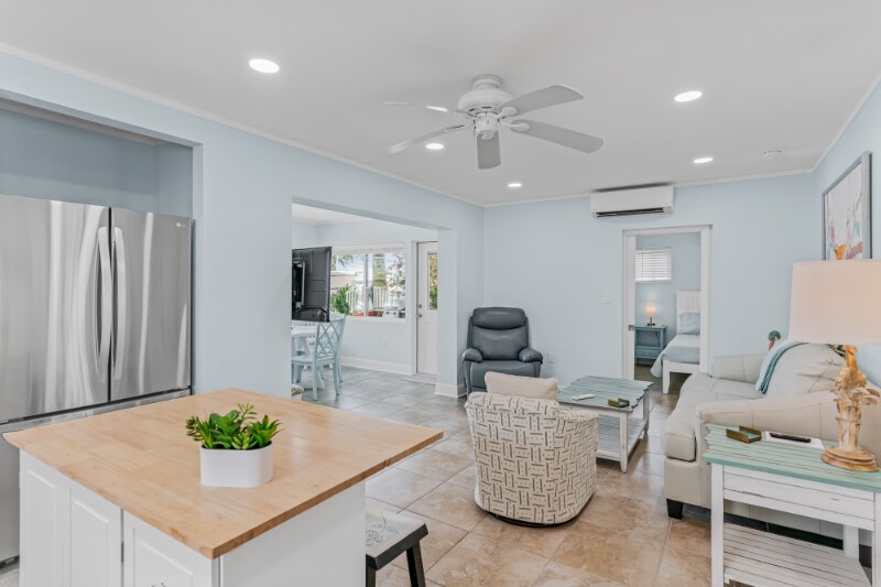 Building Photo - 14827 N Bayshore Dr