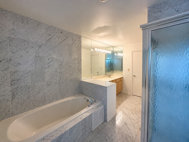 Building Photo - 991 Sweetflower Dr